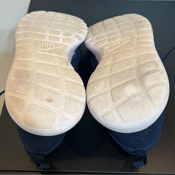 Nike Roshe Men Sneaker 2015 Gym Navy Blue Running Shoes.Size:9”. Lace up . Used - Picture 5 of 7